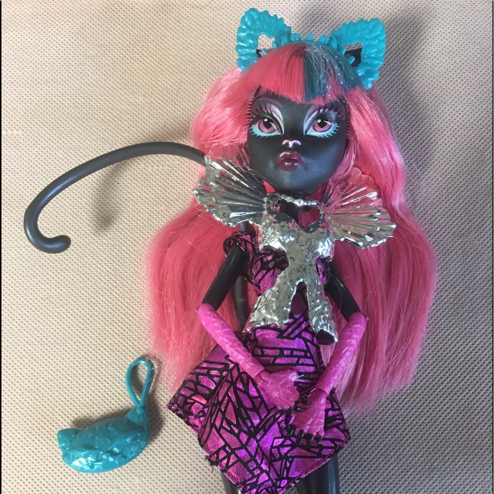Monster high Catty Noir doll